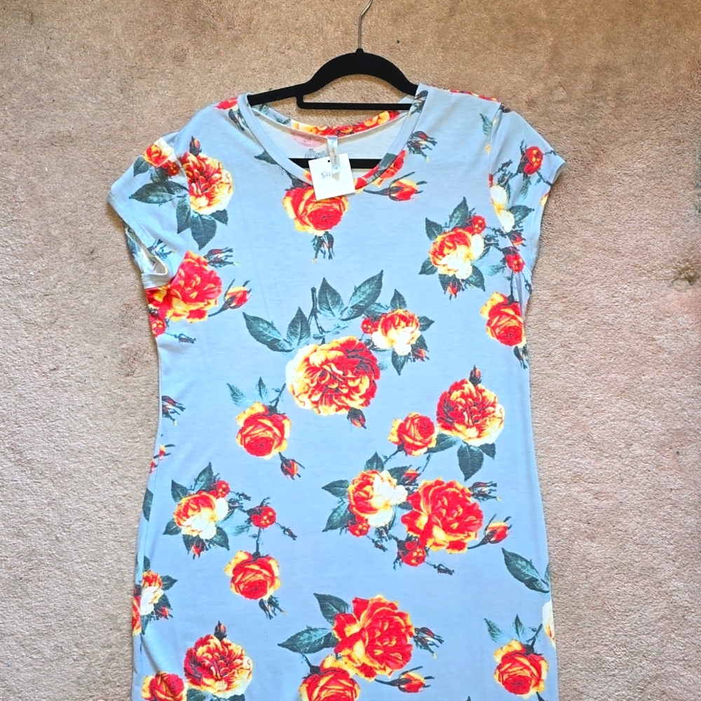 Acting Pro floral dress. Size 1X. New with tags.